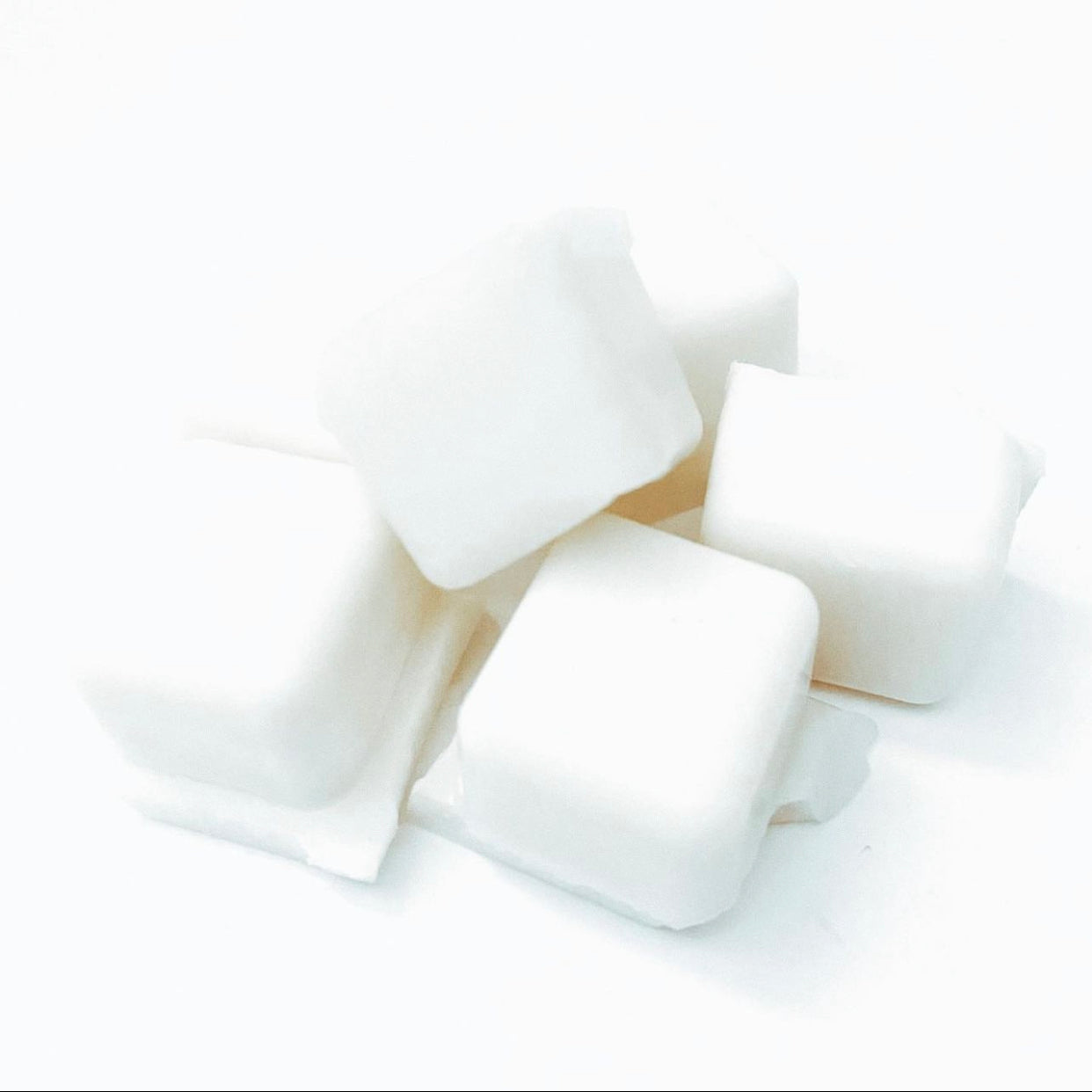 The Hidden Dangers of Store-Bought Air Fresheners and the Safer Alternative: Natural Wax Melts