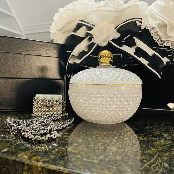 Fashion Home Cute Glitter Chanel Candle Set. #cutehomedecor #homedecor  #stylish #fashion #chanel #perfume #cc #bljng …