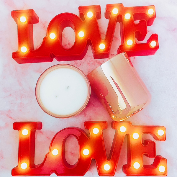 XOXO Love Candle Jasmine Amber Cotton Musk